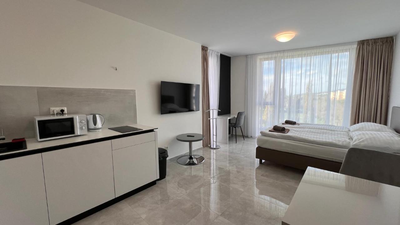 Air Conditioned 1 Room Apartment Vienna Gate, 2 Bratislava Exterior foto